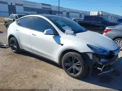 7SAYGAEE2NF432285 2022 TESLA MODEL Y
