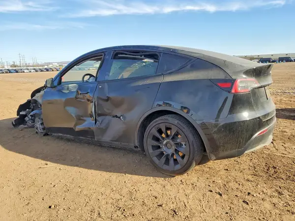 7SAYGAEE2NF433470 2022 TESLA MODEL Y - Image 2