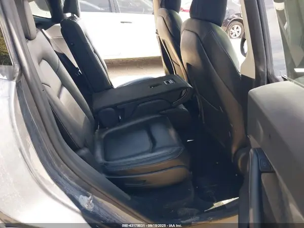 7SAYGAEE2NF484192 2022 TESLA MODEL Y - Image 8