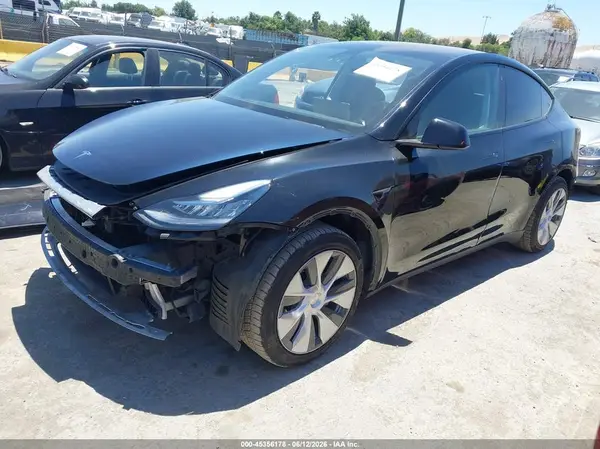 7SAYGAEE2NF486704 2022 TESLA MODEL Y - Image 2