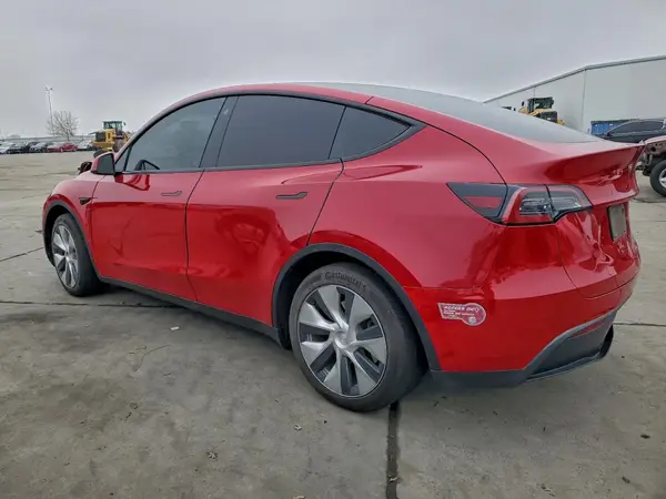 7SAYGAEE2NF491921 2022 TESLA MODEL Y - Image 2