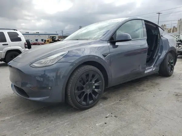 7SAYGAEE2NF516946 2022 TESLA MODEL Y - Image 1