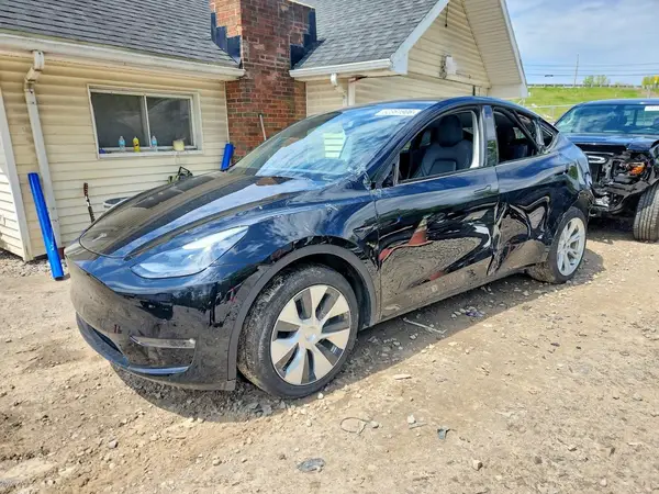 7SAYGAEE2NF519751 2022 TESLA MODEL Y - Image 1