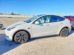 7SAYGAEE2NF521886 2022 TESLA MODEL Y
