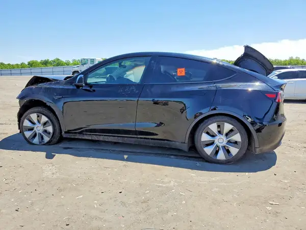 7SAYGAEE2NF523024 2022 TESLA MODEL Y - Image 2