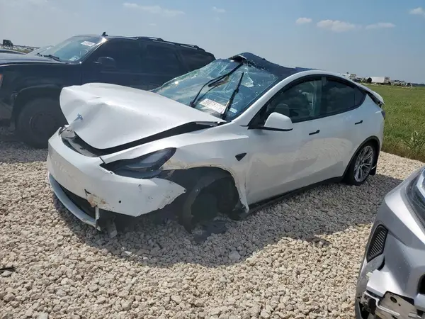 7SAYGAEE2NF539305 2022 TESLA MODEL Y - Image 1