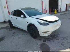7SAYGAEE2NF542463 2022 TESLA MODEL Y