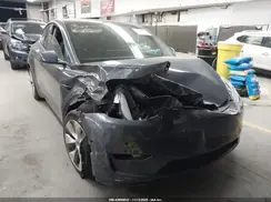 7SAYGAEE2NF558310 2022 TESLA MODEL Y