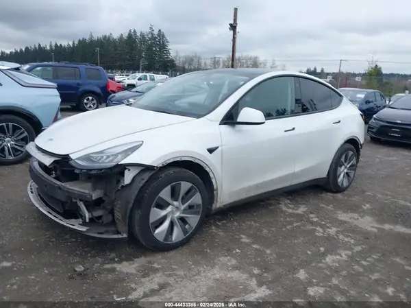 7SAYGAEE2NF570912 2022 TESLA MODEL Y - Image 2