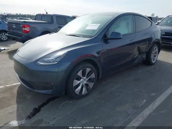7SAYGAEE2NF575138 2022 TESLA MODEL Y - Image 2