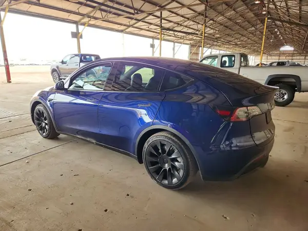 7SAYGAEE2PF582870 2023 TESLA MODEL Y - Image 2