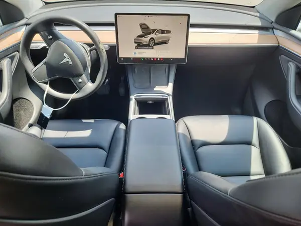 7SAYGAEE2PF584411 2023 TESLA MODEL Y - Image 8
