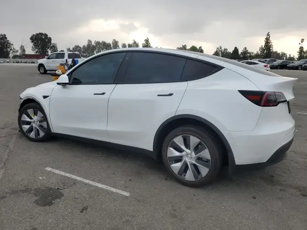 7SAYGAEE2PF588006 2023 TESLA MODEL Y - Image 2
