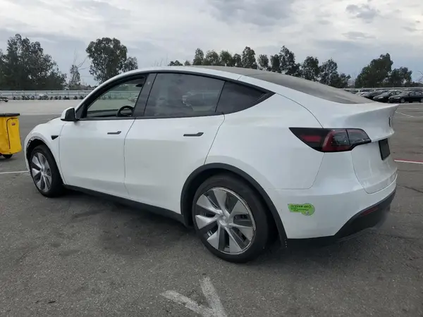 7SAYGAEE2PF590760 2023 TESLA MODEL Y - Image 2
