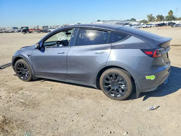 7SAYGAEE2PF600820 2023 TESLA MODEL Y - Image 2