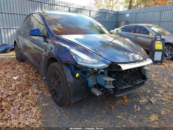 7SAYGAEE2PF606763 2023 TESLA MODEL Y - Image 1