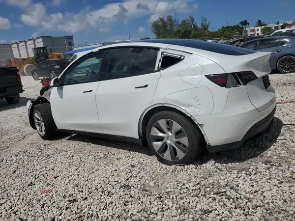 7SAYGAEE2PF610876 2023 TESLA MODEL Y - Image 2