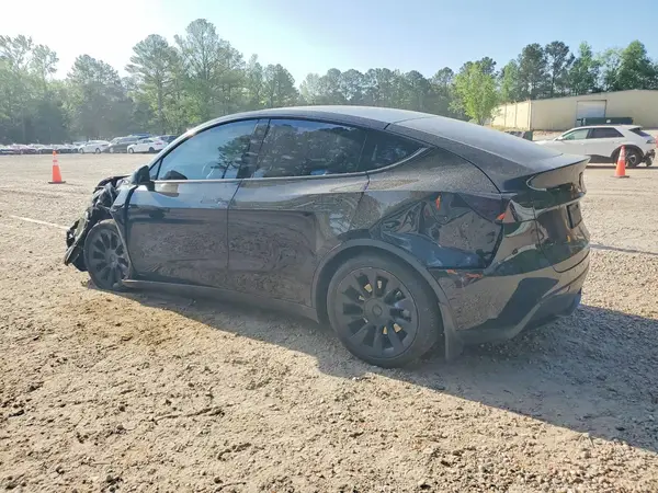 7SAYGAEE2PF610957 2023 TESLA MODEL Y - Image 2
