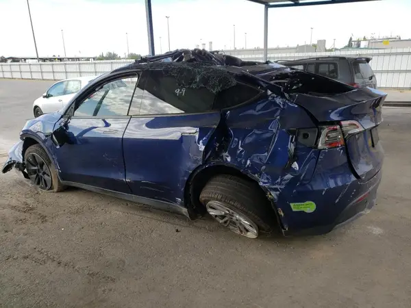 7SAYGAEE2PF631758 2023 TESLA MODEL Y - Image 2