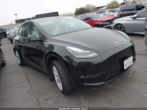 7SAYGAEE2PF646437 2023 TESLA MODEL Y - Image 1