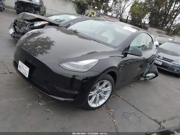 7SAYGAEE2PF646437 2023 TESLA MODEL Y - Image 2