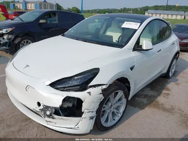 7SAYGAEE2PF648446 2023 TESLA MODEL Y - Image 2