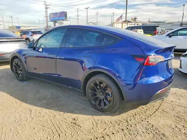 7SAYGAEE2PF666848 2023 TESLA MODEL Y - Image 2
