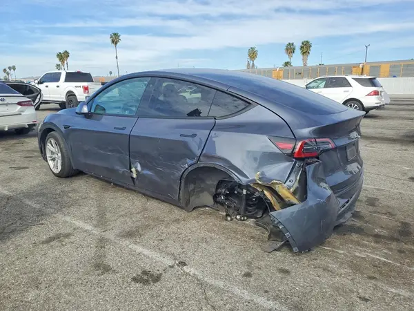7SAYGAEE2PF667109 2023 TESLA MODEL Y - Image 2