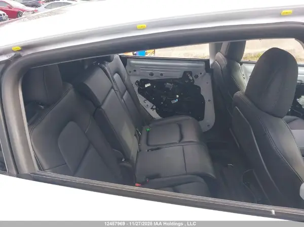 7SAYGAEE2PF670964 2023 TESLA MODEL Y - Image 8