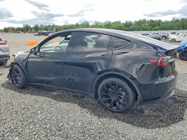 7SAYGAEE2PF694889 2023 TESLA MODEL Y - Image 2