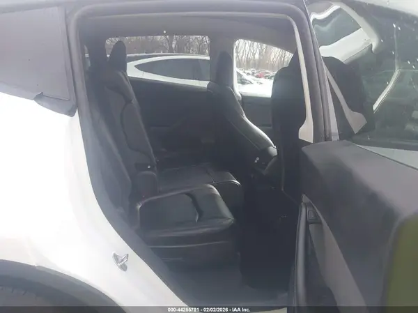 7SAYGAEE2PF779988 2023 TESLA MODEL Y - Image 8