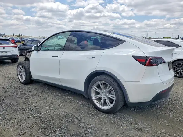 7SAYGAEE2PF792918 2023 TESLA MODEL Y - Image 2