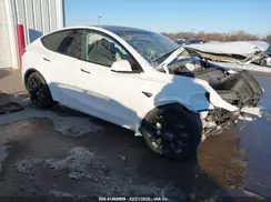7SAYGAEE2PF801990 2023 TESLA MODEL Y