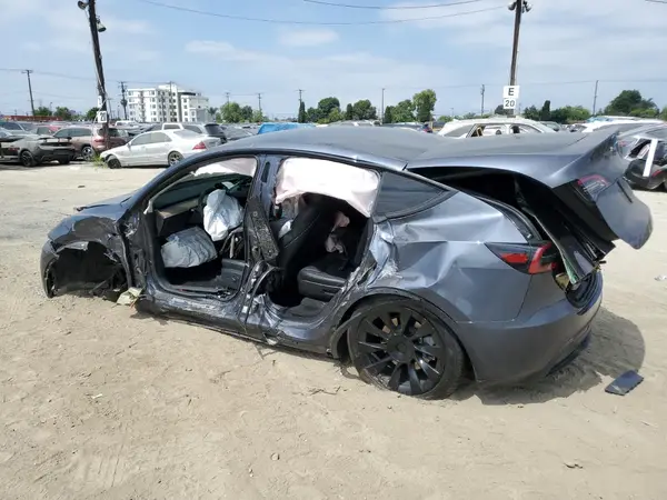 7SAYGAEE2PF829076 2023 TESLA MODEL Y - Image 2