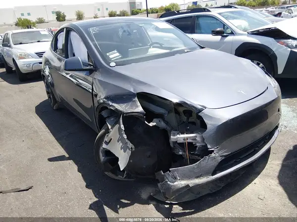 7SAYGAEE2PF829580 2023 TESLA MODEL Y - Image 1