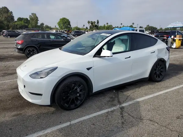 7SAYGAEE2PF830017 2023 TESLA MODEL Y - Image 1