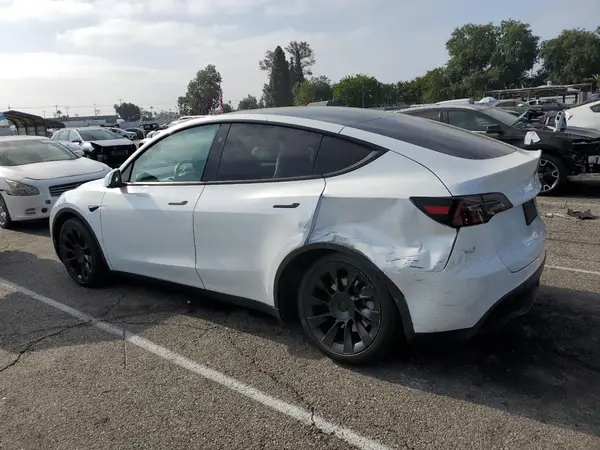 7SAYGAEE2PF830017 2023 TESLA MODEL Y - Image 2