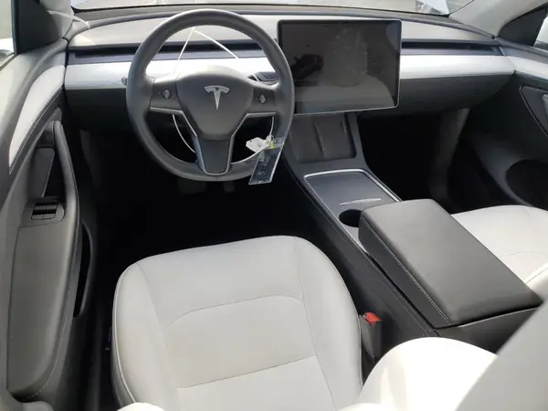 7SAYGAEE2PF830017 2023 TESLA MODEL Y - Image 8