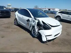 7SAYGAEE2PF839171 2023 TESLA MODEL Y