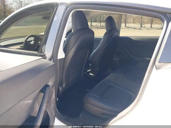 7SAYGAEE2PF839171 2023 TESLA MODEL Y - Image 8