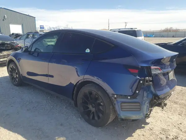 7SAYGAEE2PF855113 2023 TESLA MODEL Y - Image 2