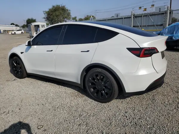 7SAYGAEE2PF856195 2023 TESLA MODEL Y - Image 2