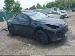 7SAYGAEE2PF857119 2023 TESLA MODEL Y