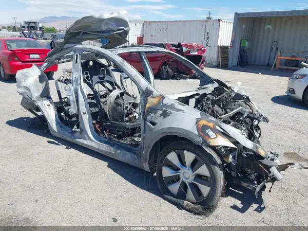 7SAYGAEE2PF876334 2023 TESLA MODEL Y - Image 1