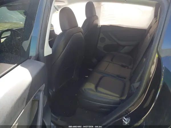 7SAYGAEE2PF880108 2023 TESLA MODEL Y - Image 8