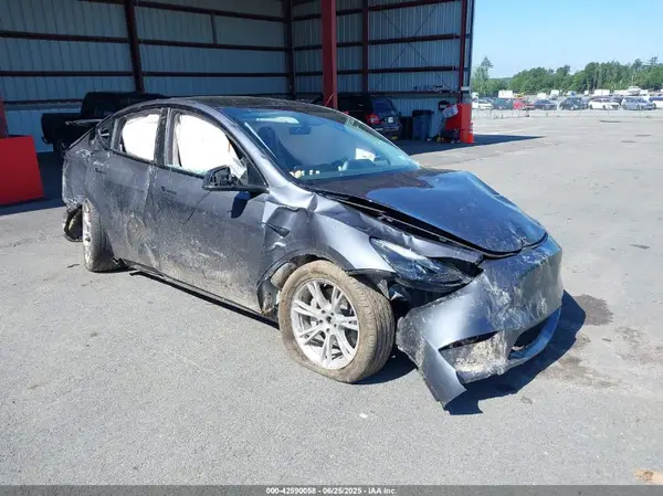 7SAYGAEE2PF898592 2023 TESLA MODEL Y - Image 1