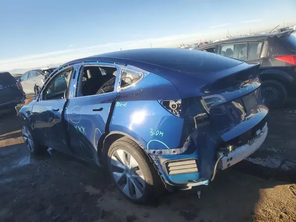 7SAYGAEE2PF910238 2023 TESLA MODEL Y - Image 2