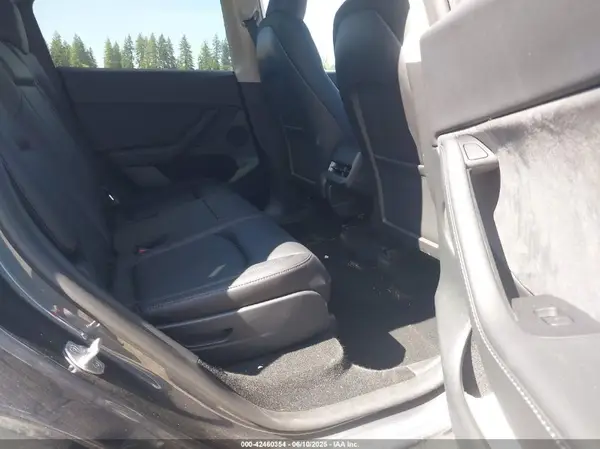 7SAYGAEE2PF910479 2023 TESLA MODEL Y - Image 8