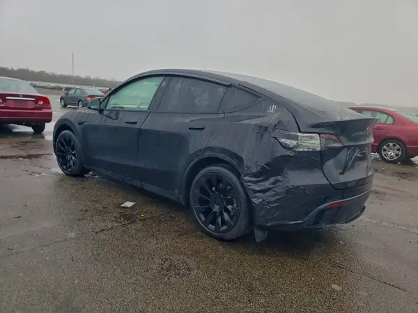 7SAYGAEE2PF913186 2023 TESLA MODEL Y - Image 2