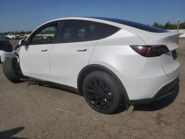 7SAYGAEE2PF915682 2023 TESLA MODEL Y - Image 2